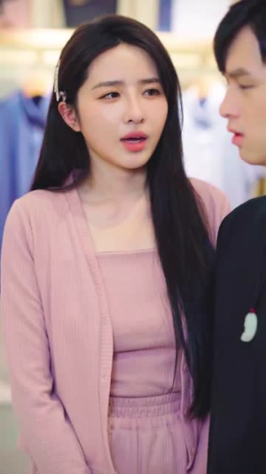 《我的美女总裁老婆》短剧免费看