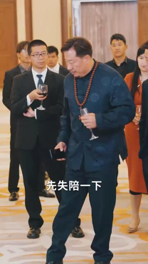 《离婚当晚前妻脸被打肿了》热门短剧推荐