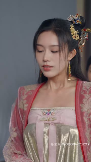 《腹黑王爷的千金丫鬟》最热短剧