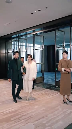 《女王驾到前夫悔断肠》短剧免费全集