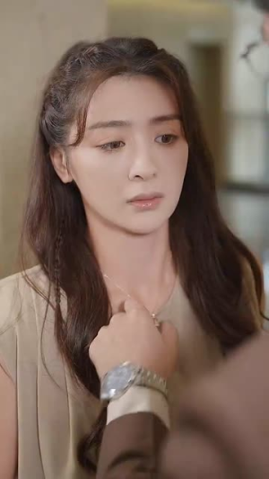 《女扮男装后我掰弯了闪婚总裁》免费看高清短剧全集