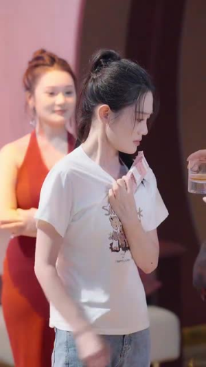 《厌女男神赖上我》短剧全集都是高清的哦